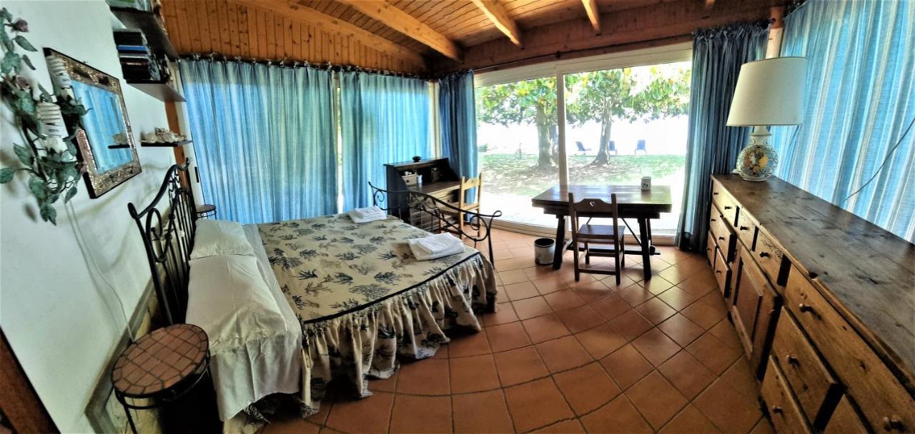 Villa Cecilia Sul Lago Fronte Mare Sperlonga Exterior foto